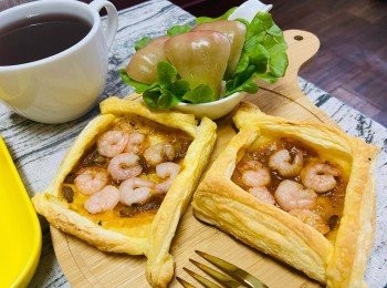 step3: 烤箱180度，時間15-20分鐘(自由調整)，蝦仁熟即可上桌。