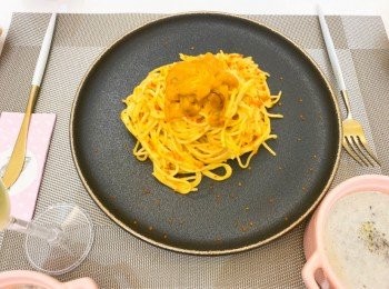 step3: 上碟，放上完整海膽即可