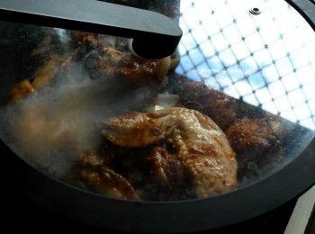 step4: 轉小火蓋上蓋子悶煮15-20分鐘