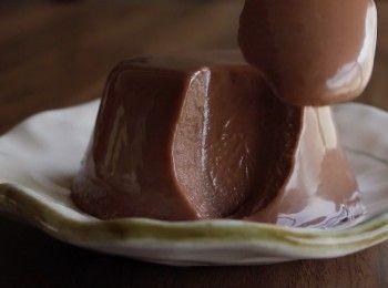 step3: 你可以直接享用或是
把布丁泡一下熱水比較容易脫模。

完成！