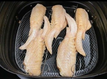 step1: 空氣炸鍋溫度設 180度 ，時間設10分鐘