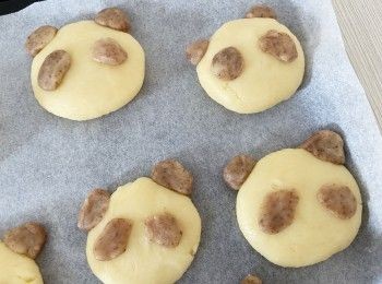 step6: 完成造型後，放入焗爐160°C焗20-25分鐘。