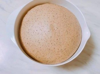 step3: 取出麵團，以布蓋上，在室溫發酵45分鐘