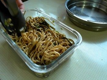 step3: 干絲、昆布絲、蔥花、蒜末與所有調味料拌勻