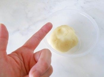 step3: 搓至光滑不粘手就可以。。