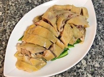 step16: 切塊擺盤，底下可以墊些小黃瓜；