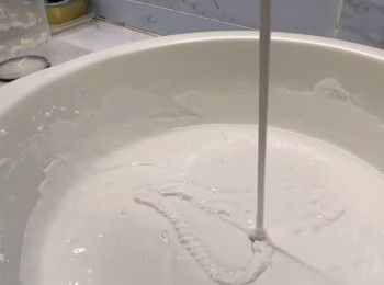 step6: ——粉漿呈現這樣的黏稠流動狀態。