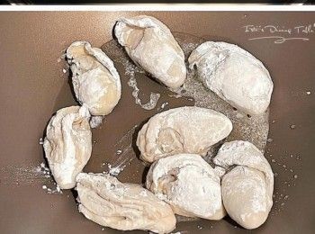 step5: 下油開鍋，加入蠔煎至兩邊焦香後盛起