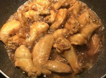 step10: 開鍋蓋，可以看到醬汁閃亮且有點濃稠感；略拌一下，試吃醬汁微調，開大火收汁；