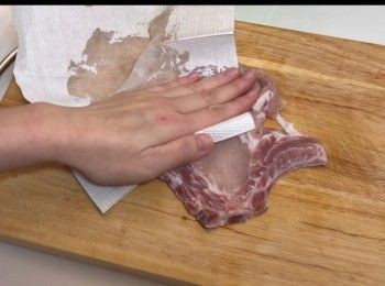 step6: 以廚房紙吸乾水份