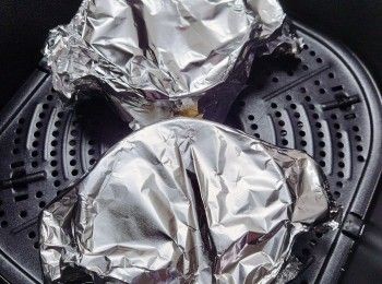 step4: 用錫紙蓋著器皿面，放入蒸爐蒸約15分鐘便可。如沒蒸爐可隔水大火蒸約 10分鐘，熄火再焗多 10分鐘便成。（每個蒸爐火力不同，請自行執生。）