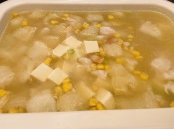 step5: 加入粟米粒、豆腐粒和芥蘭