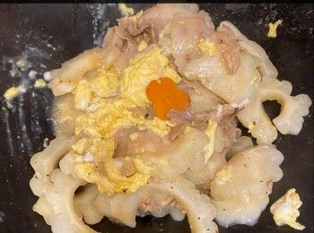 step4: 豚肉及苦瓜炒至9成熟後
加回炒蛋後調味即可