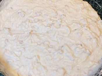 step5: 然後分三次加入粉漿拌勻，按稠度加減水粉