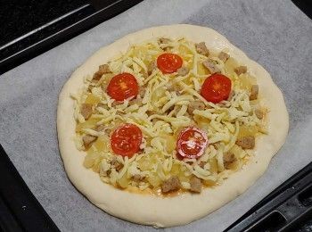 step12: 放上喜好的餡料； 最後再加一層芝士