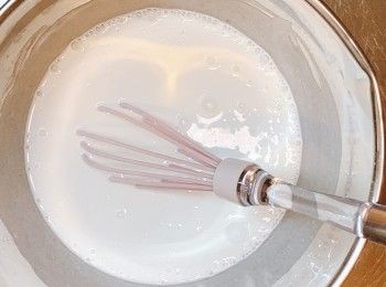 step3: 水250ml 與粘米粉混合，備用