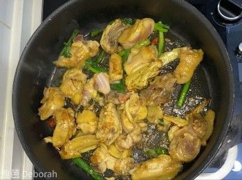 step4: 再把雞件加入翻炒。