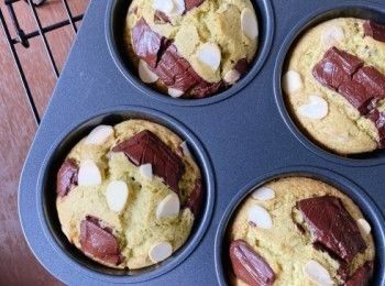 step9: 以170c焗約22-25分鐘，取出，放置約2分鐘，鬆餅脫模放涼，即成。