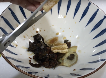 step2: 羅漢果撕成小塊，無花果剪小塊