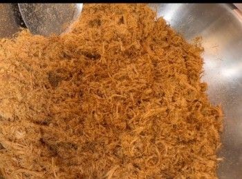 step4: 炒了55分鐘的肉鬆，已經乾透，變成無數幼絲。