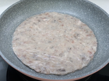 step5: 用易潔鑊，加油中小火煎