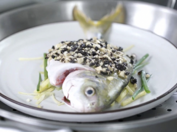 step6: 以大火蒸8分鐘。
Steam 8 mins with high heat.