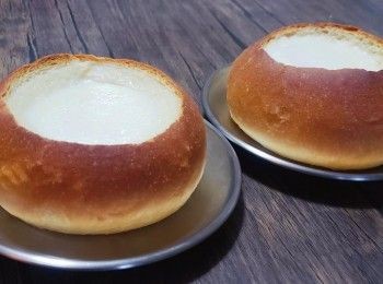 step1: 成品約4個布丁面包(揉面機約30分鐘)

(以下溫度/爐溫只作參考)

(蒸烤法)焗爐請預熱220度 ☞ 焗盤2#放中下層放毛巾和熱滾水，焗盤1#放中層焗5分鐘，之後180度焗10分鐘