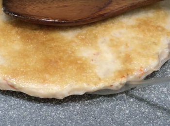 step6: 翻面後刺穿氣泡