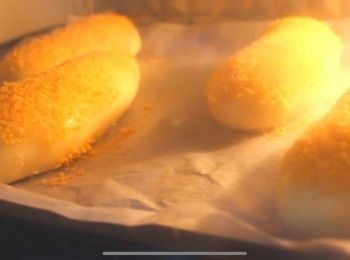 step5: 發酵好的麵團放進焗爐用170度焗15至17分鐘