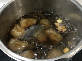 step6: 解壓後開蓋，大火煮5分鐘，關火