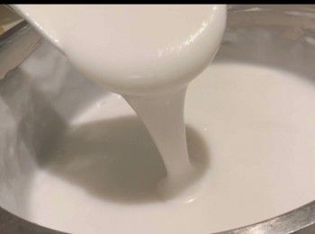 step3: 煮至微滾（不要大滾），粉漿呈現像「嬰兒吃的糊仔」狀態後，可以熄火。