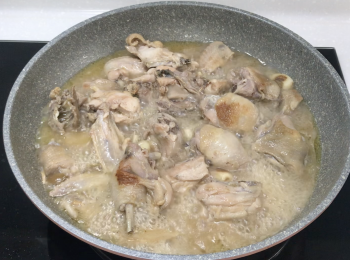 step5: 開蓋收汁，收到最後，要不停翻炒，剩下少許醬汁即可關火