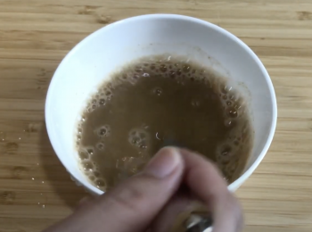 step1: 把海鮮湯所需材料混合，做成海鮮湯