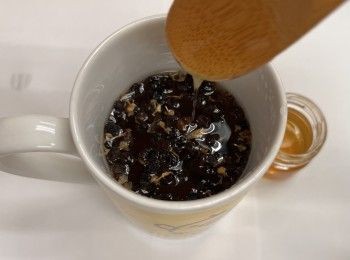 step3: 加入蜜糖拌勻。