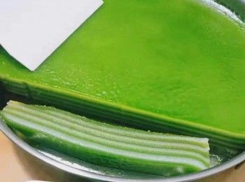 step5: 越往後面越厚，就要適當地延長蒸煮時間，1 層 加1分鐘就好，層次分明，軟糯香甜的千層糕就好了。