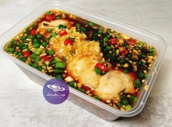 step5: 7/ 所有醬汁材料拌勻
8/ 將雞捲放入醬汁中，放入雪櫃，浸24小時