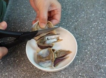 step2: 浸軟後剪成小件