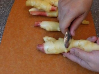 step1: 薑洗淨 刮去皮