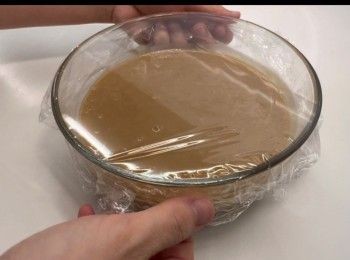 step10: 蓋上保鮮紙，發酵兩小時。