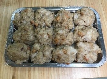 step6: 滷汁、油蔥酥和蝦米加入糯米飯，拌勻，分20份