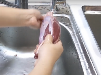 step1: 牛展、牛筋用水清洗