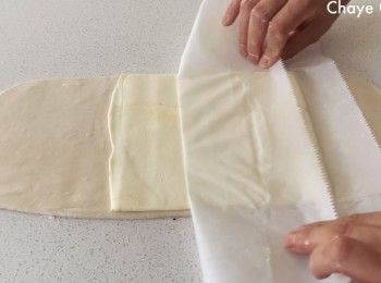 step2: 制作黄油片，放进冰箱冷藏以后再使用