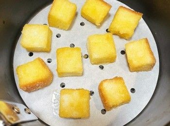 step4: 把方包塊放進氣炸鍋