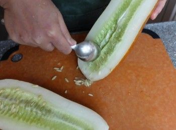 step4: 老黃瓜去囊 籽留用