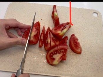 step10: 將蕃茄切片。