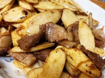 step5: 加入瘦肉再翻炒至熟透