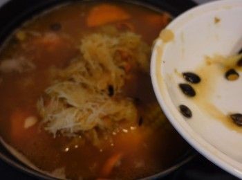 step7: 瓜肉再放回煲內煲15分鐘 飲用時以少許鹽調味