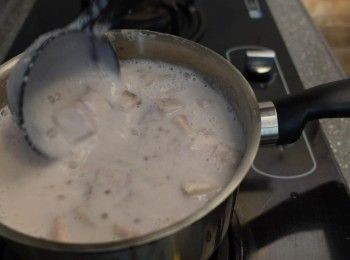 step9: 再加入芋頭 關火後才加入西米