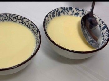 step6: 如仍有小泡泡浮面，可以用匙羹潑走