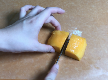 step4: 芒果切塊